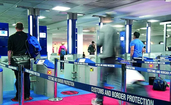 Airport_Customs