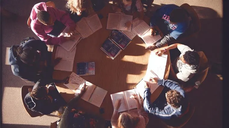 Французская грамматика A2: от простых фраз к полноценному общению