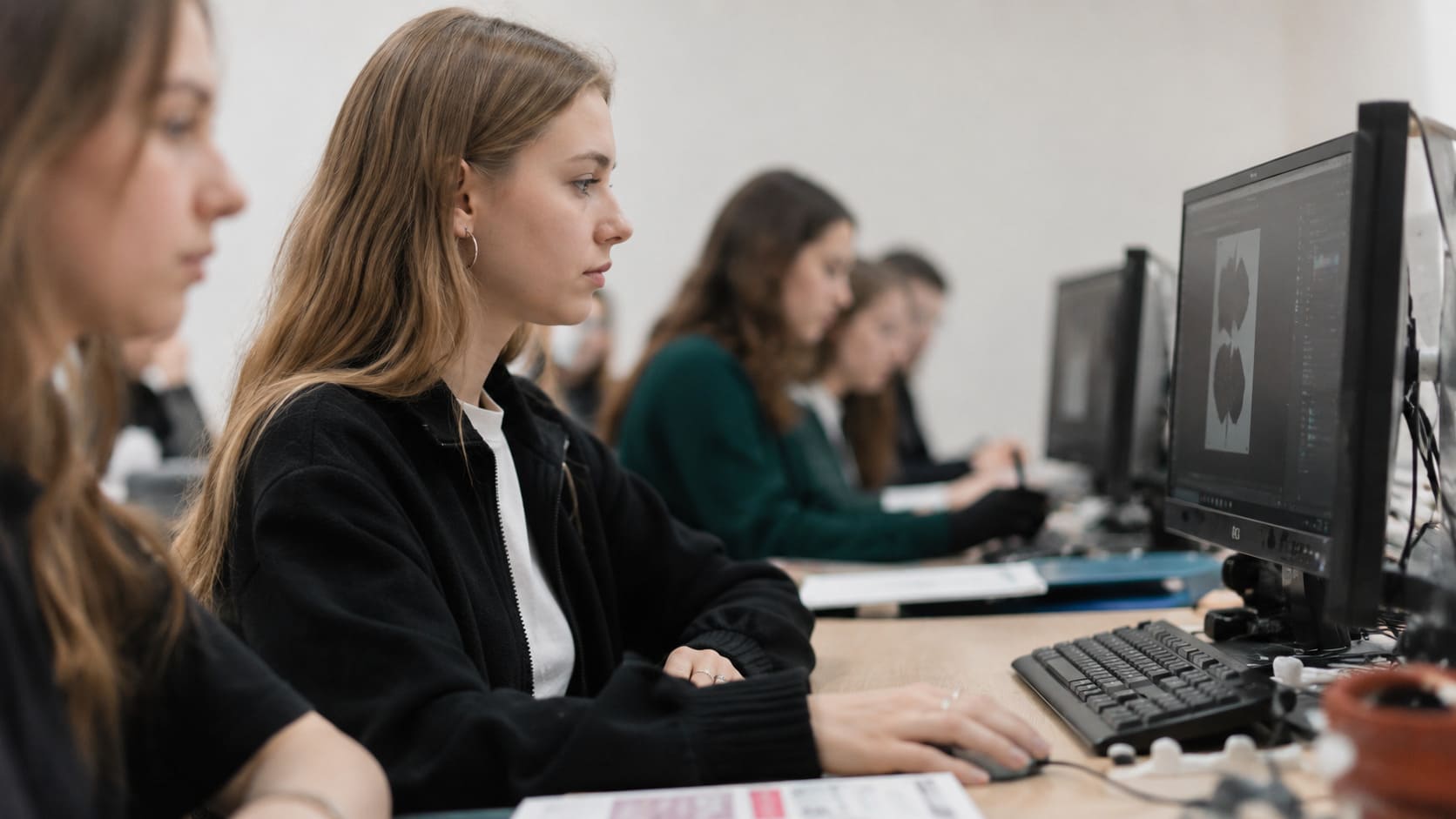 Графический дизайн после 9 класса: какие колледжи помогают собрать портфолио